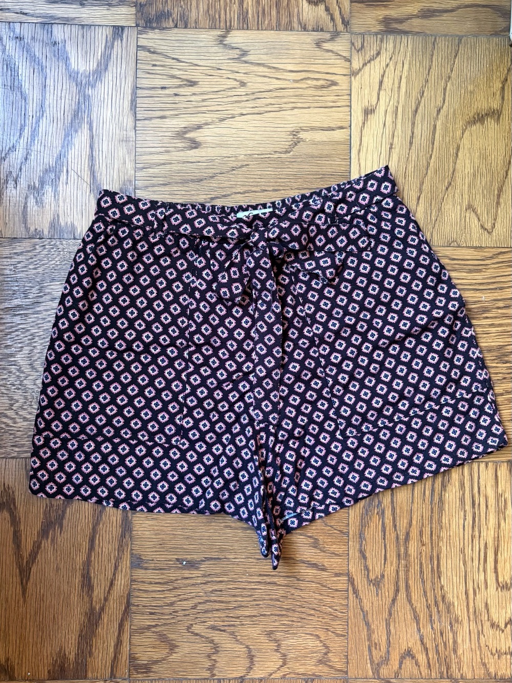 Hollister Ladies Multicolor Pull Up Shorts with Belt Size Small